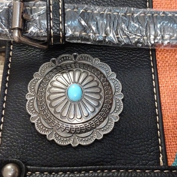 NWT Wrangler Tribal Print Shoulder Bag - Picture 3 of 16